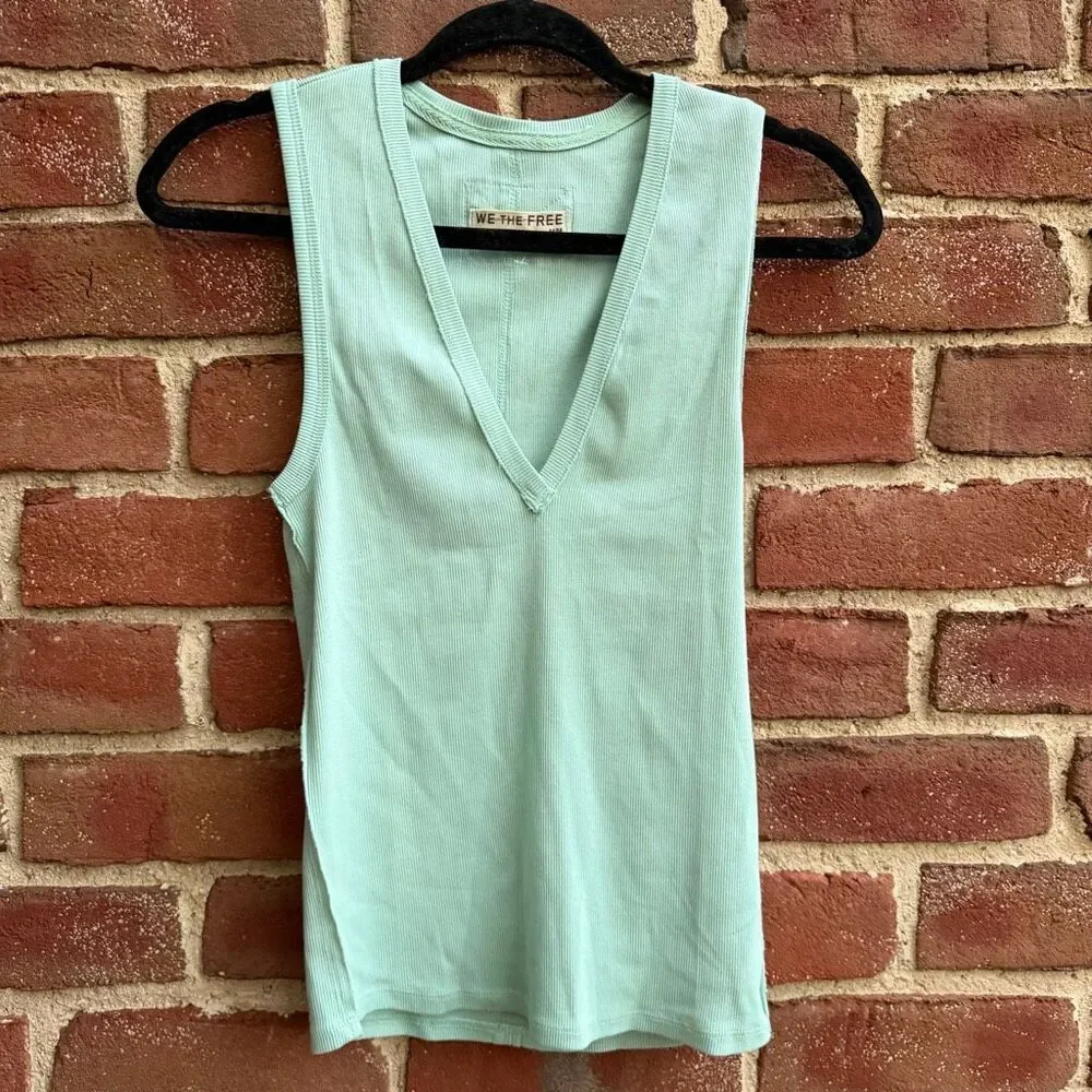 Free People We The Free Neria V-Neck Tank Top in mint green Women’s XL NEW